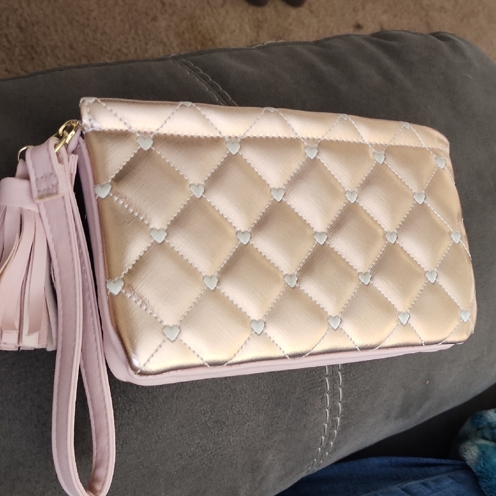 Betsey Johnson Luv Betsey Rose Gold Quilted Heart Cosmetic Bag Tassel - Picture 8 of 8